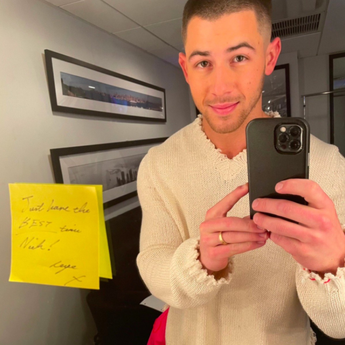 Nick Jonas SNL note