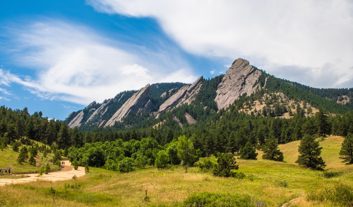 flatirons in boulder colorado in the summer