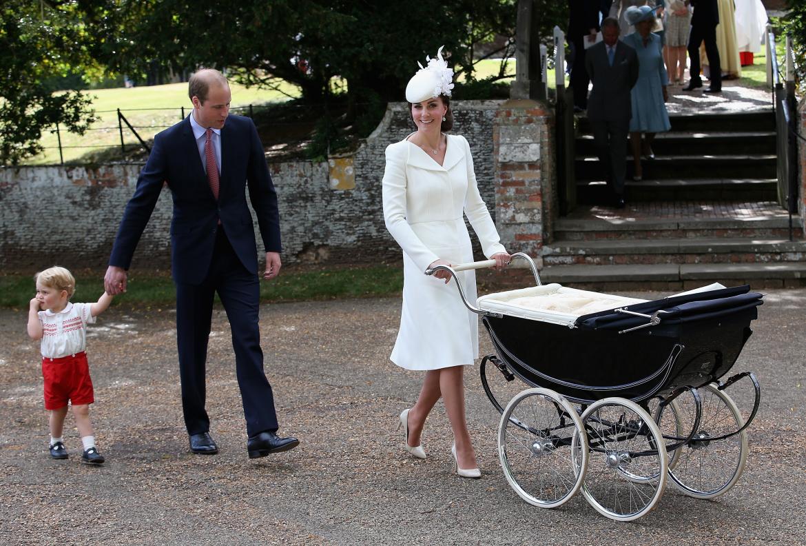 Prince George and Princess Charlotte - Perfect Portraits of Royal Babies 2