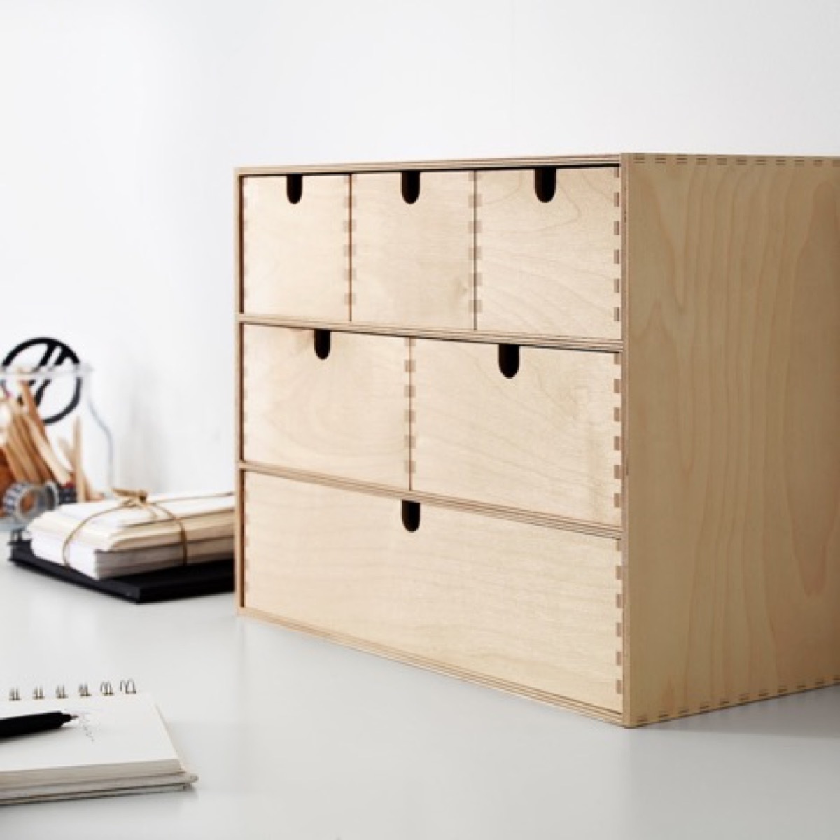 Desk top storage organizer