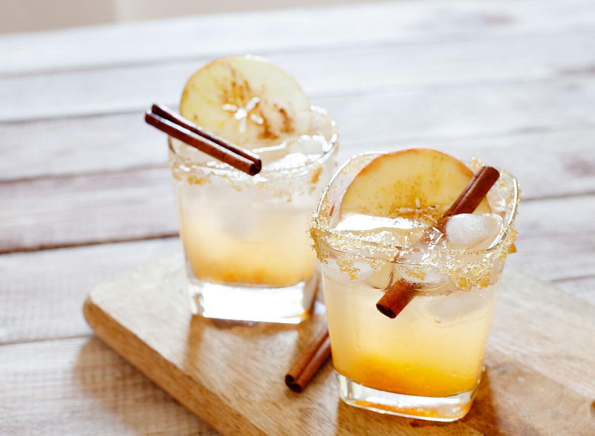 apple cider cocktail