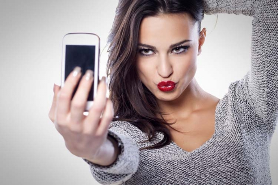 How-To-Turn-Your-Selfie-Into-A-Successful-Startup-03