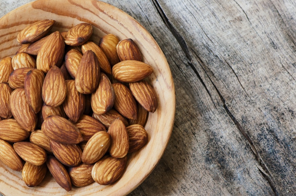 Almonds, healthy food, brain foods, controlling cravings