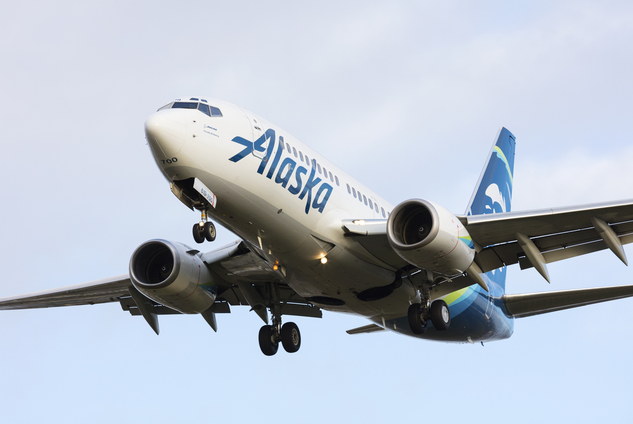 An Alaska Airlines plane coming in for a landing