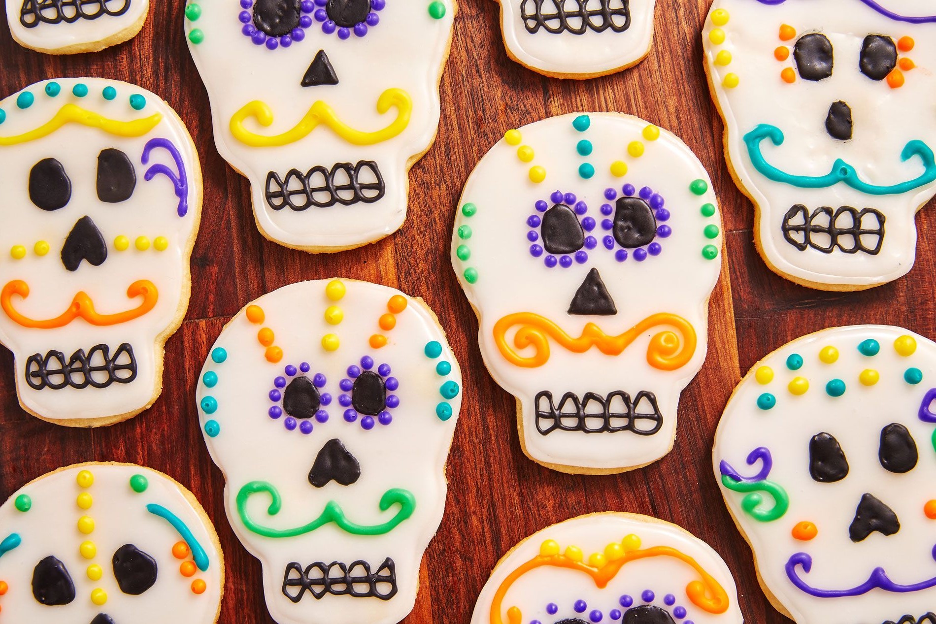 Cookie skulls | 15 Easy Halloween Cookie Ideas | Her Beauty