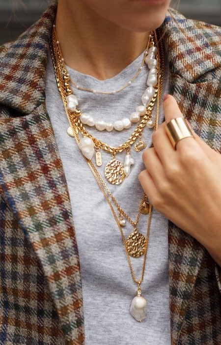 Gold herringbone necklace | 7 Wardrobe Staples You'll Wear ALL of 2019 | Her Beauty