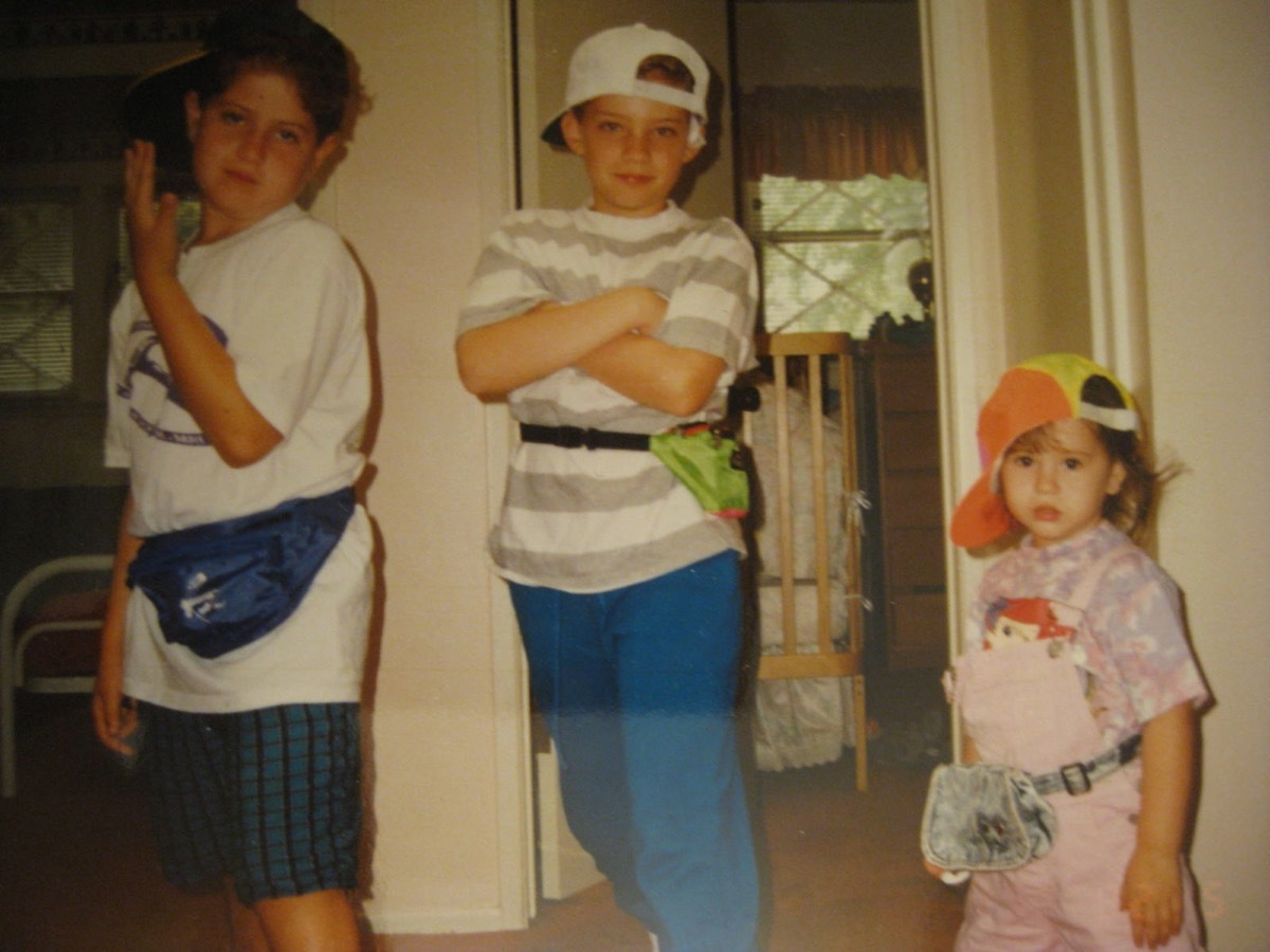 90s fashion fanny packs