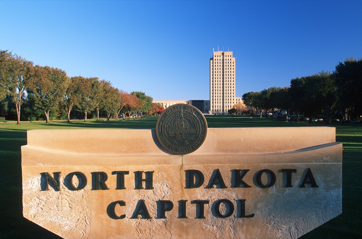 bismarck north dakota state capitol buildings