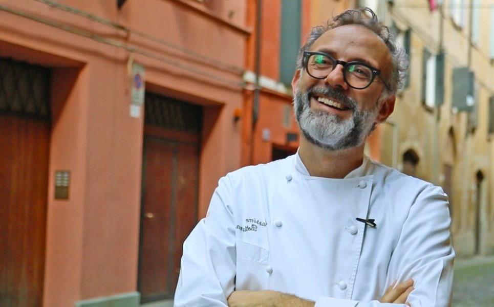 Massimo Bottura  | Chi sono gli chef italiani più famosi (e belli) del mondo? | Her Beauty