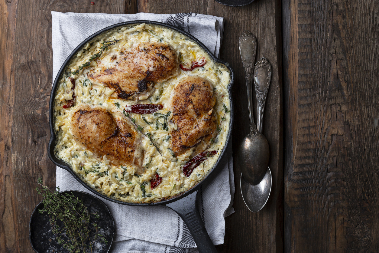 orzo pasta with chicken, spinach and dried tomatoes