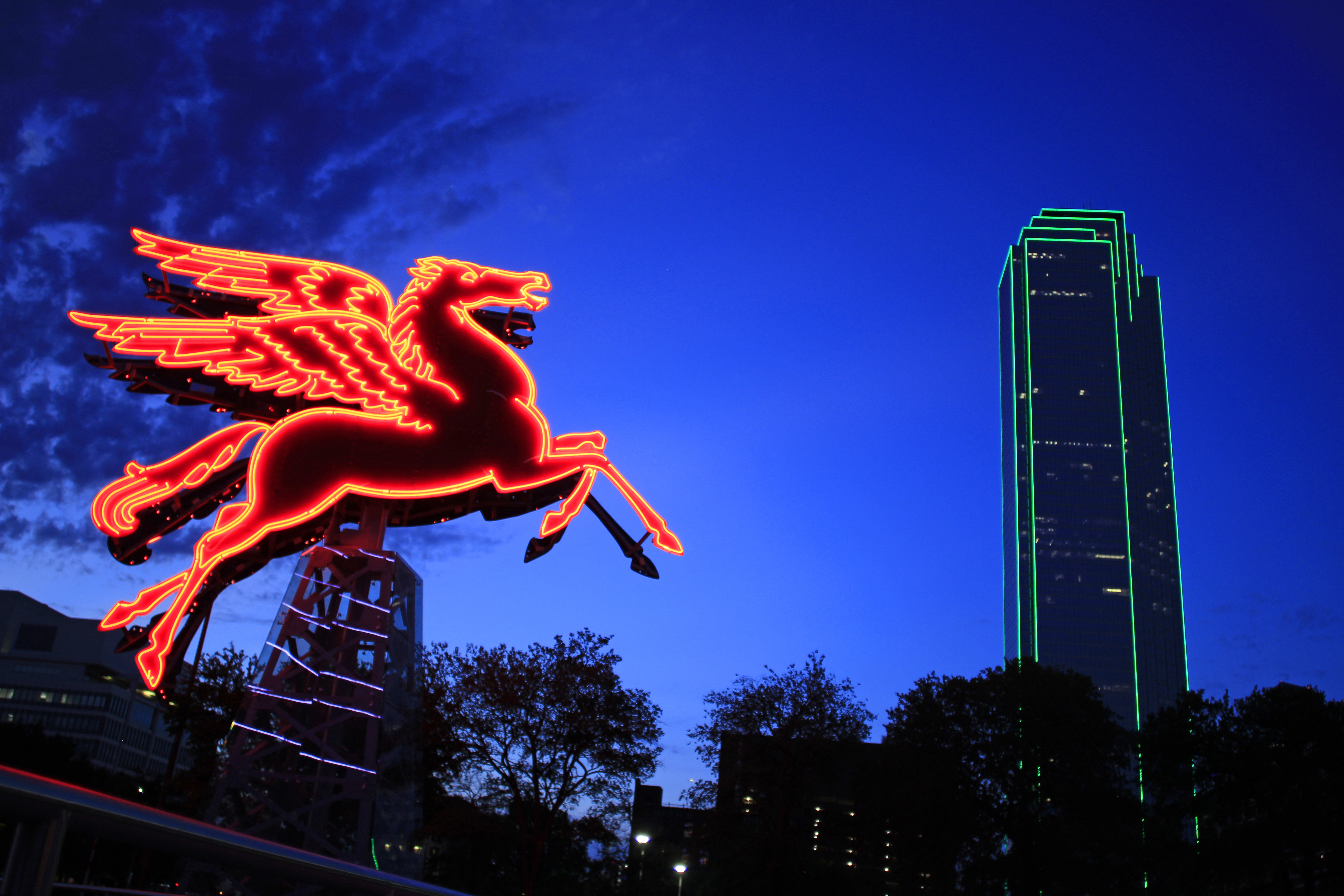 pegasus sign at magnolia hotel in dallas