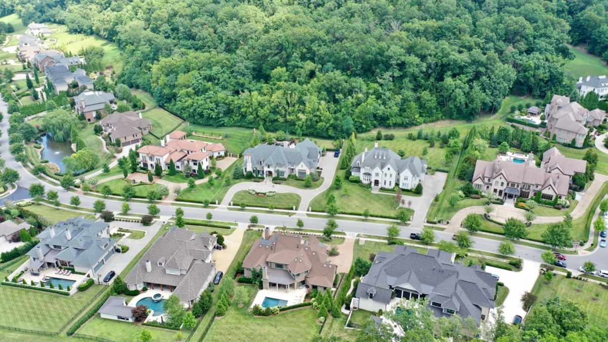 a photo of houses in Nashville, a city near Forest Hills, Tennessee