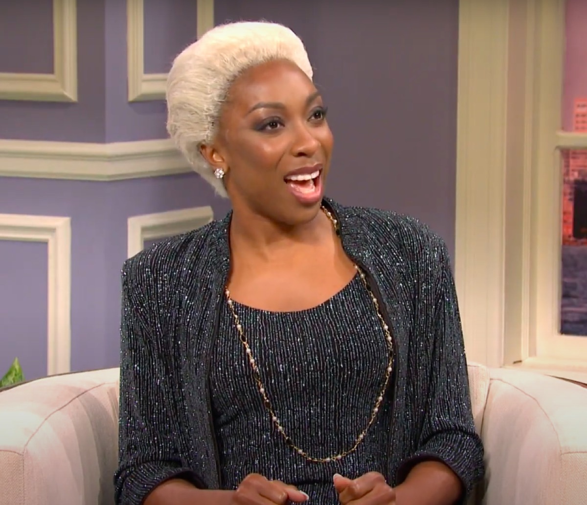 Ego Nwodim as Dionne Warwick in an SNL Sketch