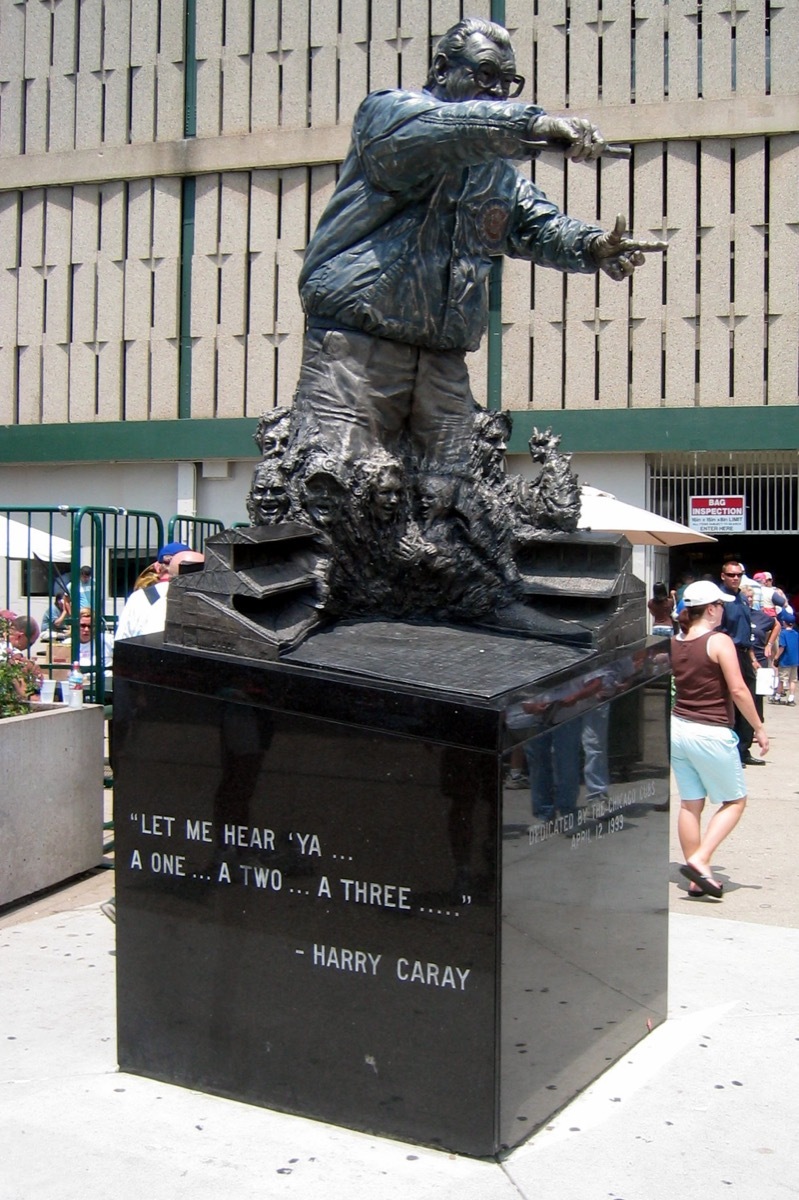 harry caray statue in chicago