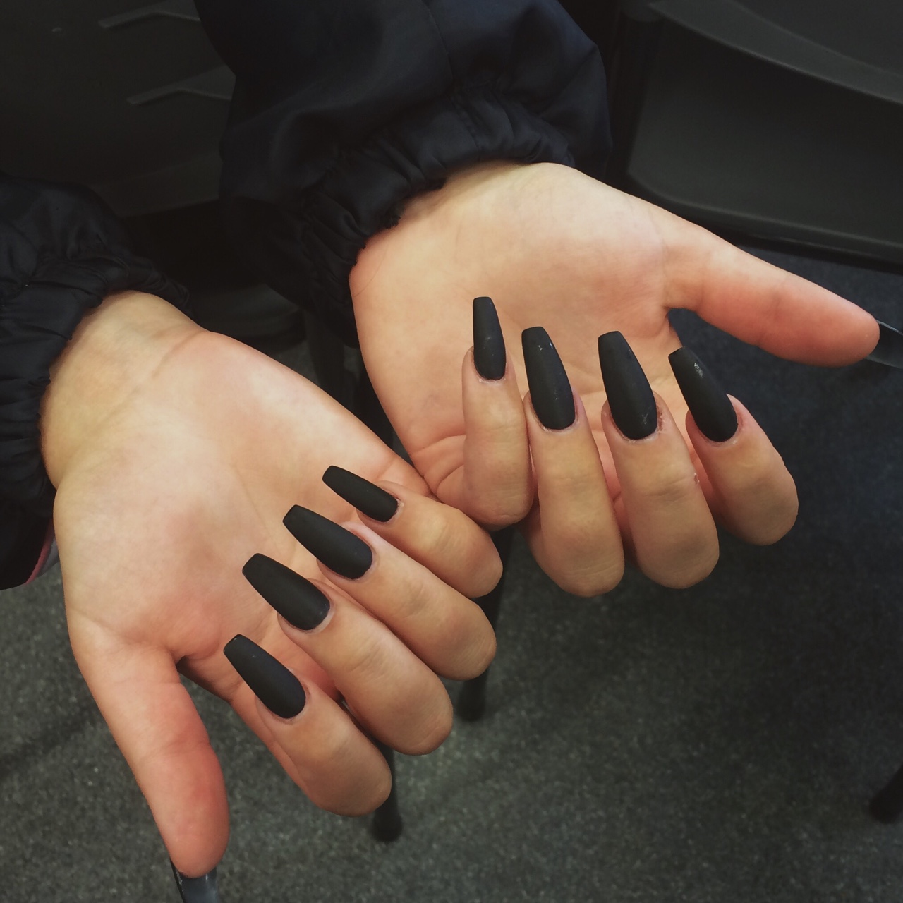 matte-manicures-youll-be-obsessed-with-03