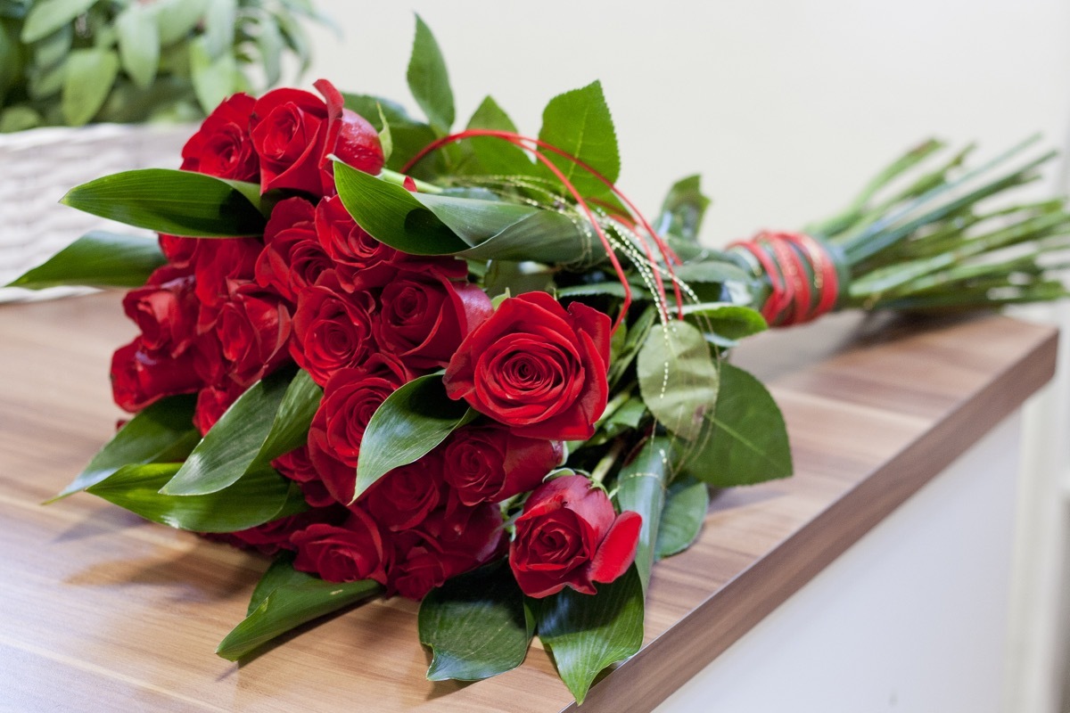 bouquet of red roses