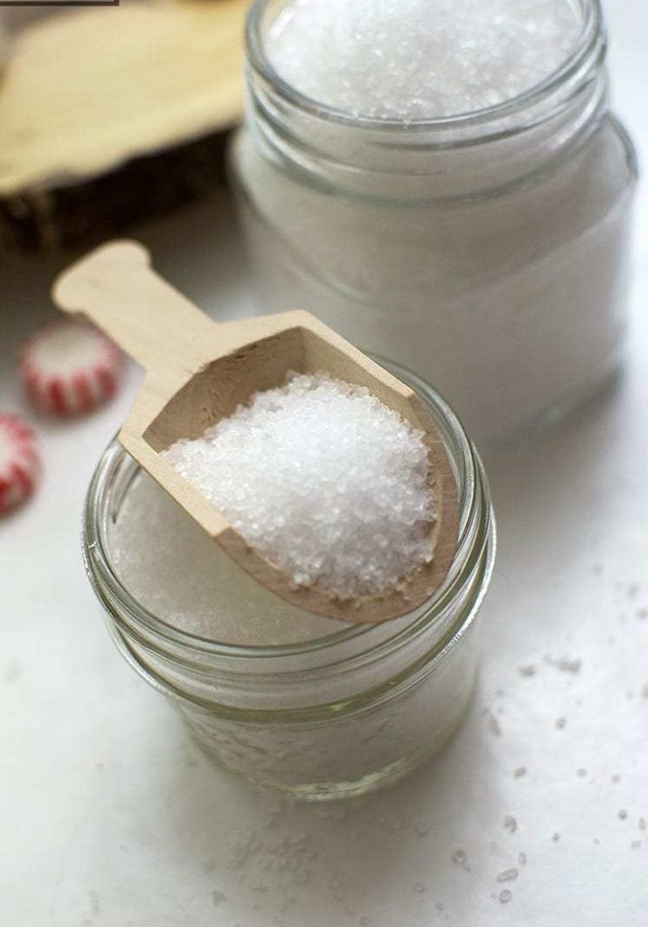 Peppermint salt scrub | 10 DIY Homemade Sea Salt Scrubs Recipes | Her Beauty