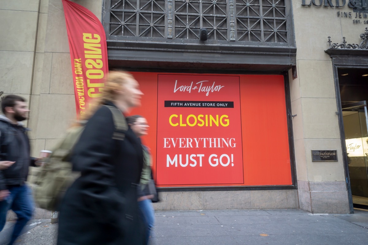 lord and taylor closing signs