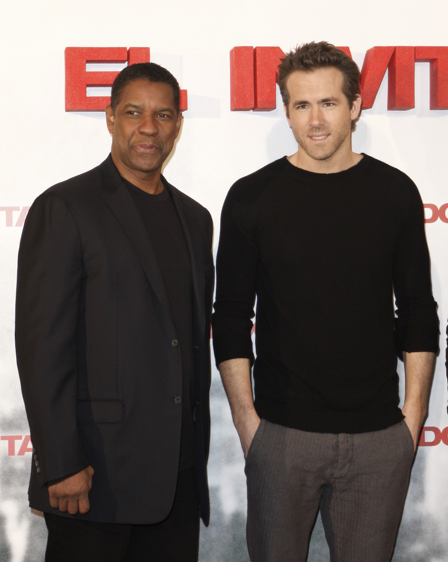 Denzel Washington and Ryan Reynolds presenting 