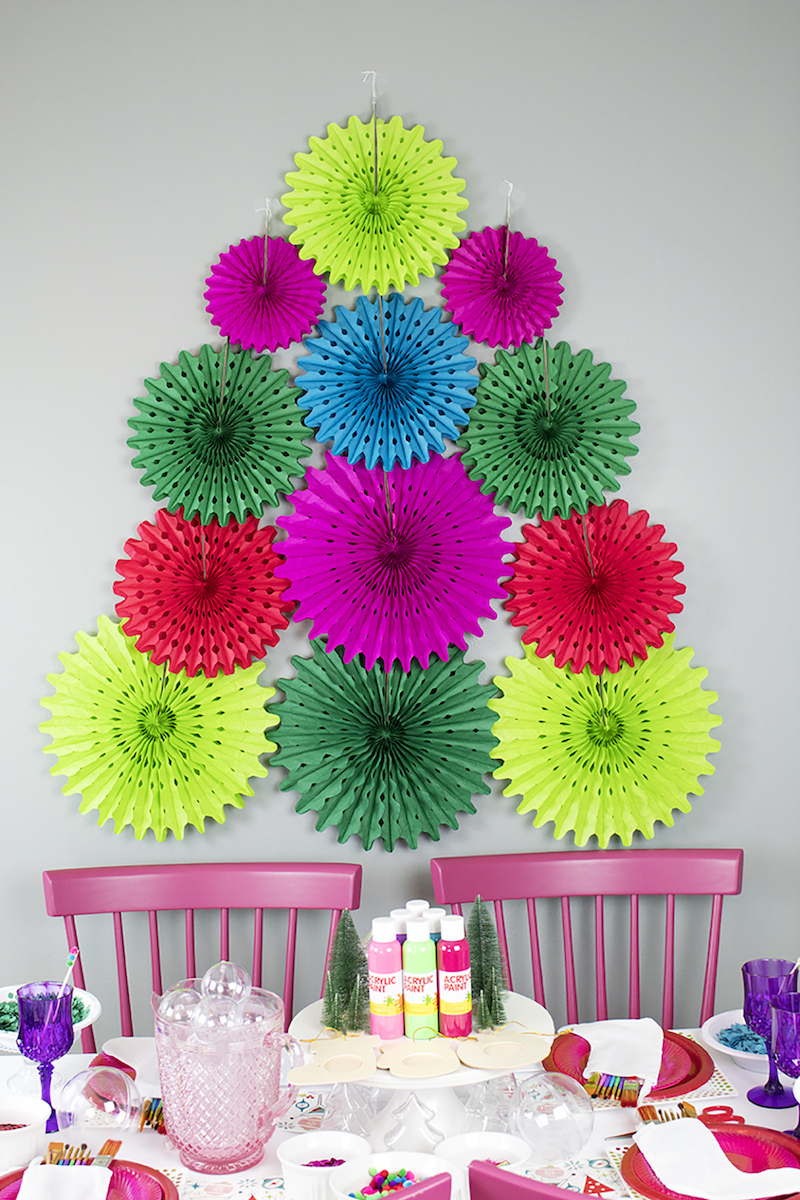 Paper Fan Christmas Tree {Christmas Tree Alternatives}