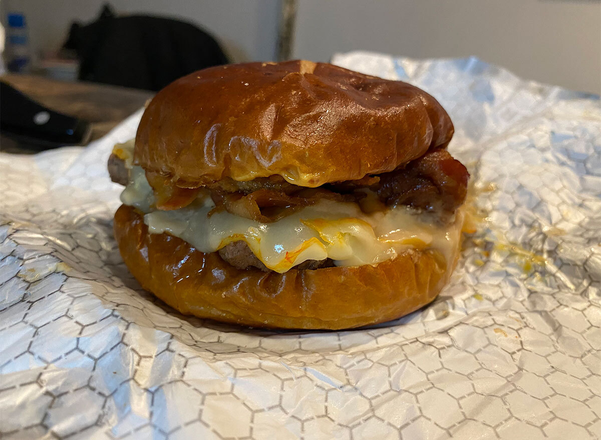 wendys pretzel bacon pub cheeseburger