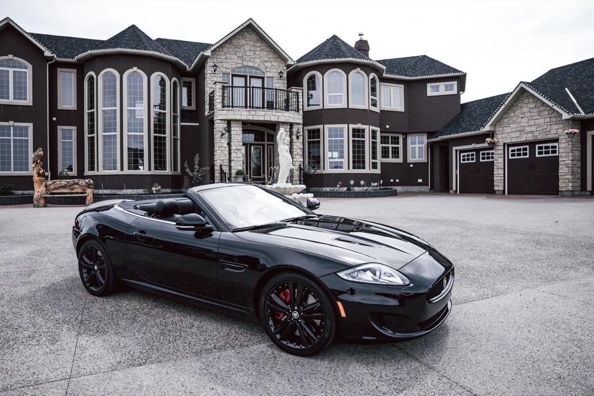 Mansion with convertible