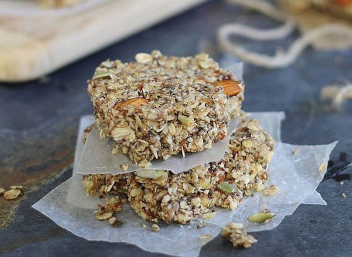 apple cinnamon granola bars