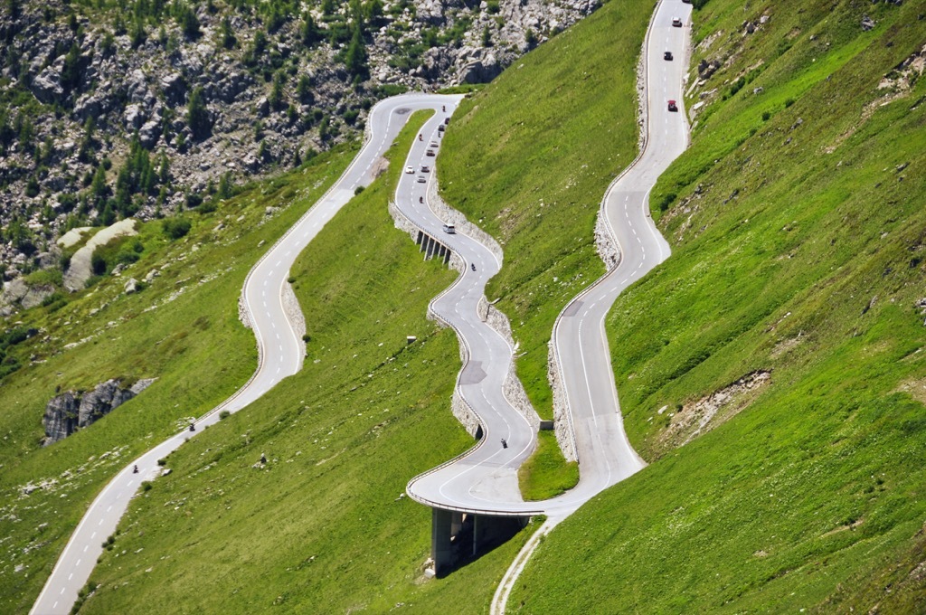 40 roads everyone should drive