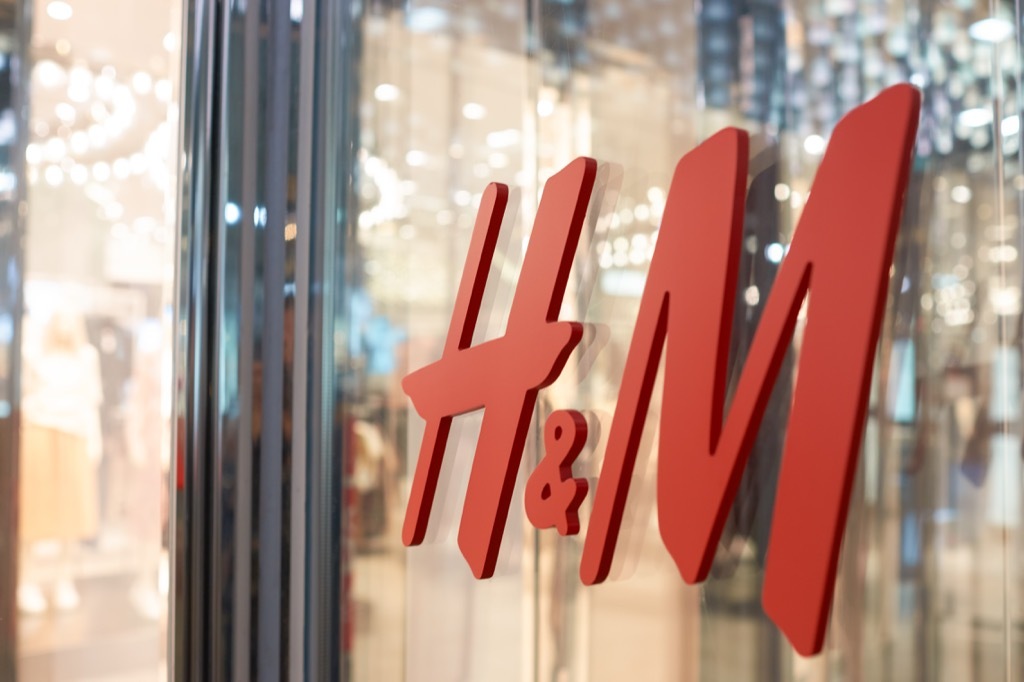 h and m logo