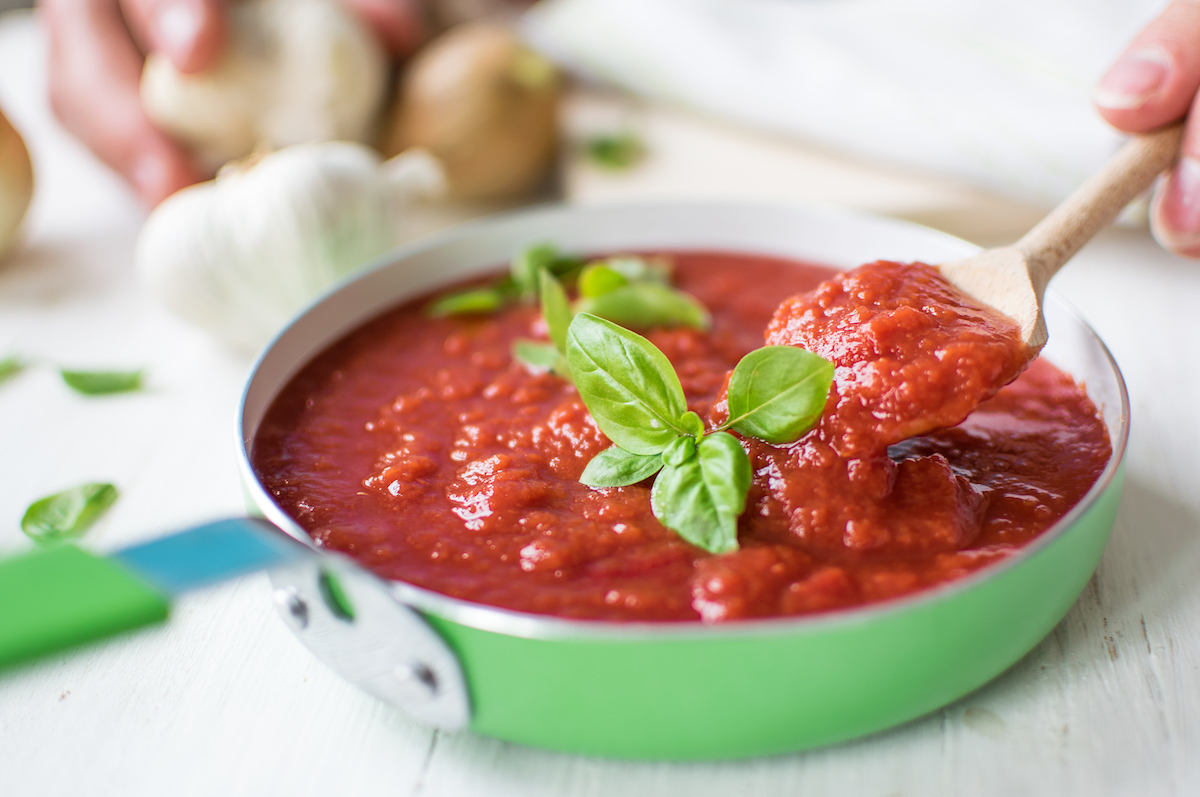 Tomato sauce with basil