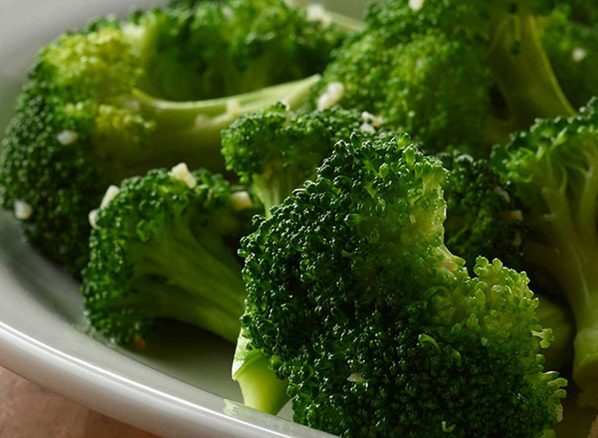 cheddar scratch kitchen steamed broccoli