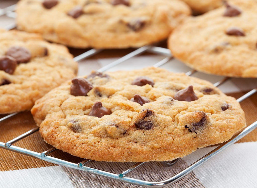 chocolate chip cookies cooling